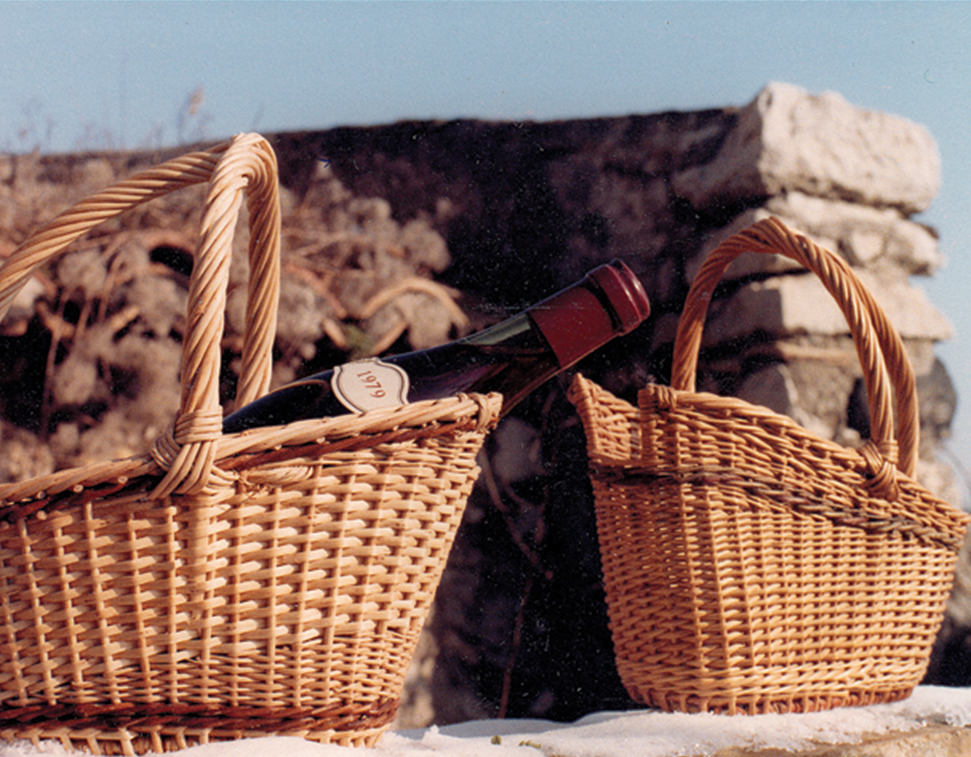 Panier verseur, à bouteilles et à verres